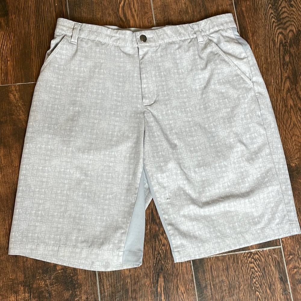 ADIDAS Gray White Golf Shorts Lightweight Breathable Polyester Spandex Mens 34